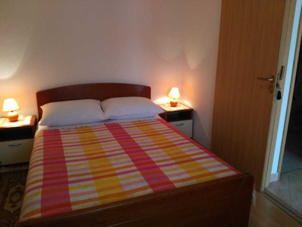 Apartment Cvita Биоград на Мору Екстериор снимка